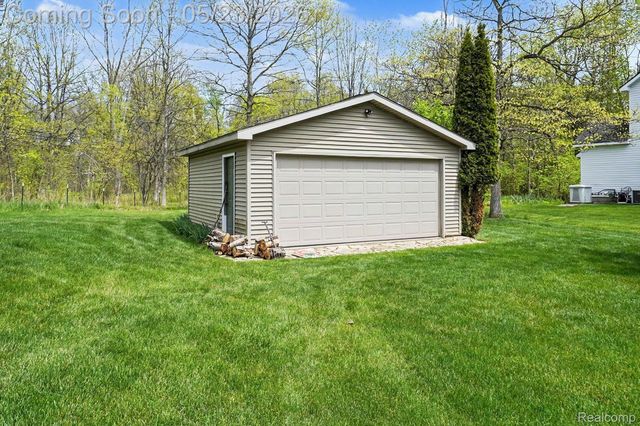 9268 Erin Court, Springfield Charter Township, MI 48350