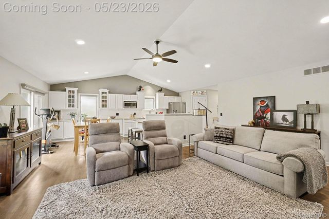 9268 Erin Court, Springfield Charter Township, MI 48350