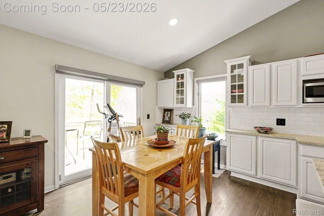 9268 Erin Court, Springfield Charter Township, MI 48350