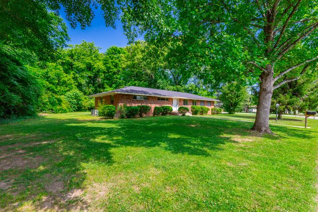 1401 Fred Will Circle, Chattanooga, TN 37411