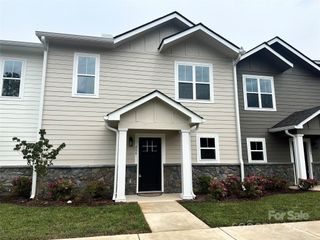 204 Beacon Avenue, Morganton, NC 28655