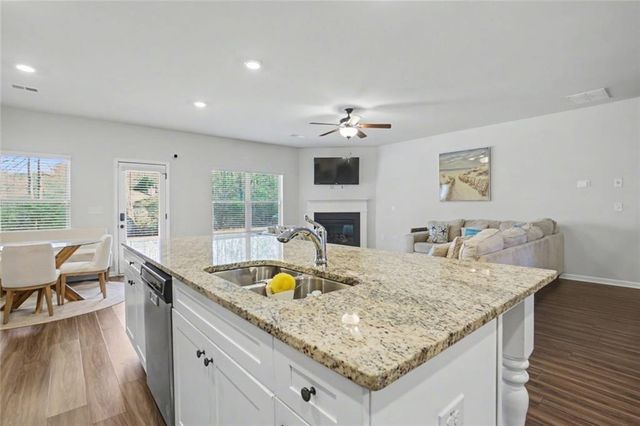 408 Tavistock Court, Mcdonough, GA 30252