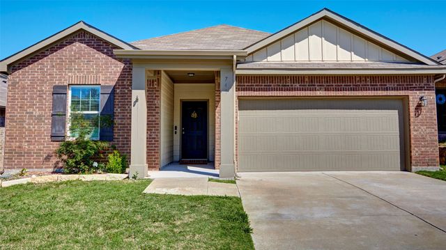741 Windsor Court, Lavon, TX 75166