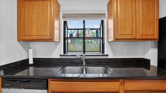 5670 FARGO Drive N, Jacksonville, FL 32207