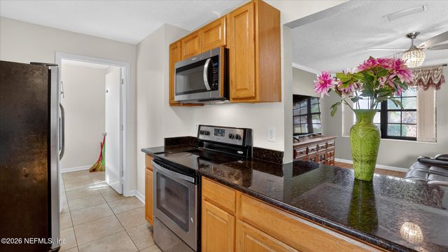 5670 FARGO Drive N, Jacksonville, FL 32207