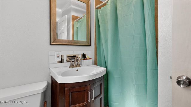 5670 FARGO Drive N, Jacksonville, FL 32207
