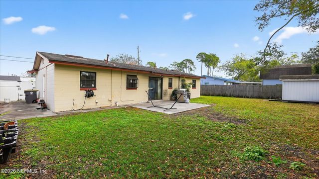 5670 FARGO Drive N, Jacksonville, FL 32207