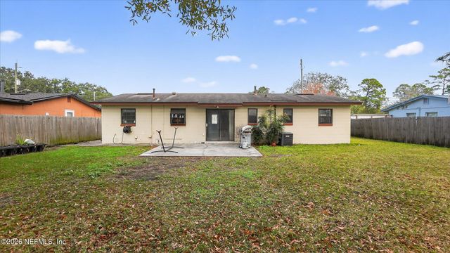 5670 FARGO Drive N, Jacksonville, FL 32207