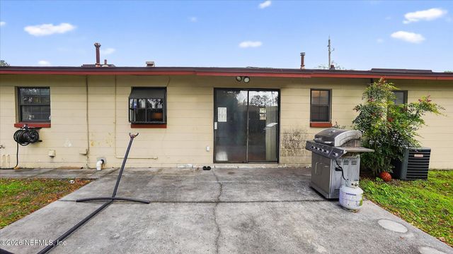 5670 FARGO Drive N, Jacksonville, FL 32207