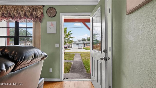 5670 FARGO Drive N, Jacksonville, FL 32207
