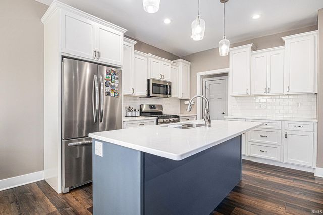 1725 Stoneham Drive, Mishawaka, IN 46544