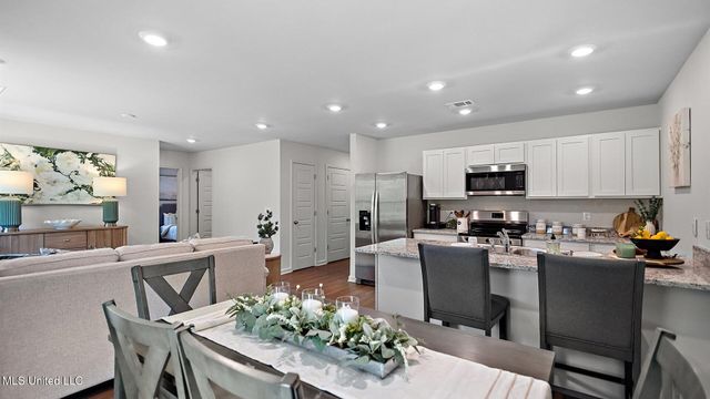 5023 Fox Glen Drive, Jackson, MS 39212