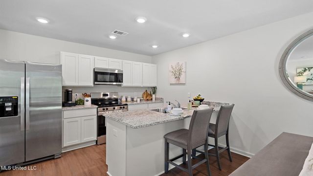 5023 Fox Glen Drive, Jackson, MS 39212