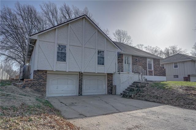 1108 SW 21st Street, Blue Springs, MO 64015