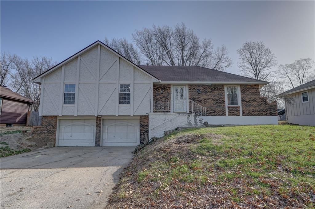 1108 SW 21st Street, Blue Springs, MO 64015