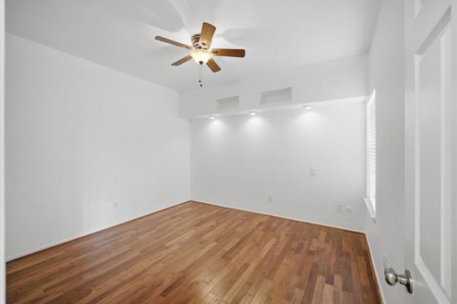 2011 Spenwick Drive 717, Houston, TX 77055