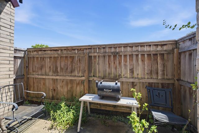 2011 Spenwick Drive 717, Houston, TX 77055
