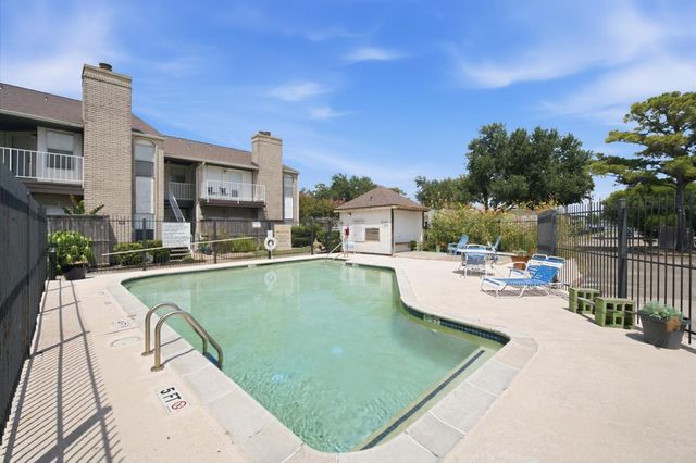2011 Spenwick Drive 717, Houston, TX 77055