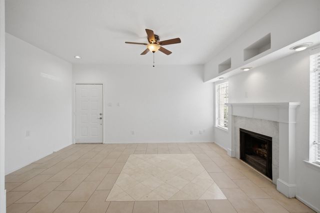 2011 Spenwick Drive 717, Houston, TX 77055