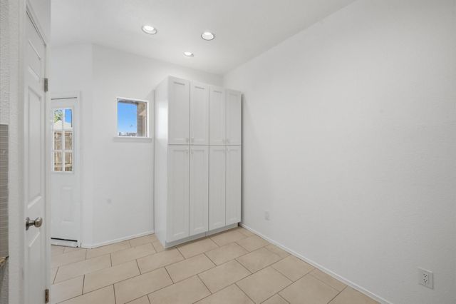 2011 Spenwick Drive 717, Houston, TX 77055