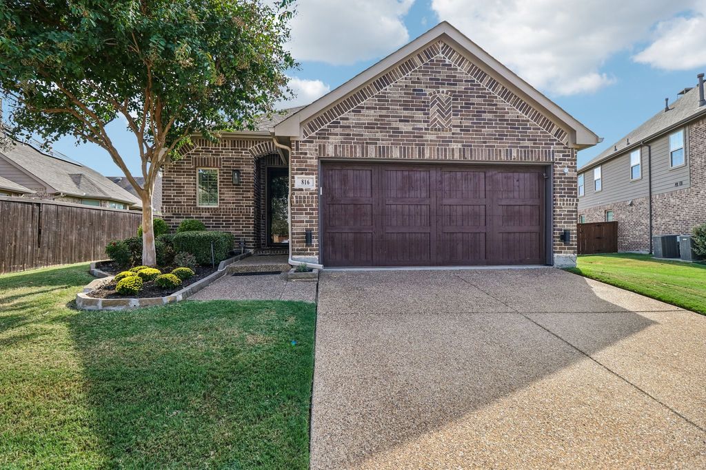 816 Wiltshire Boulevard, Lewisville, TX 75056 — exterior
