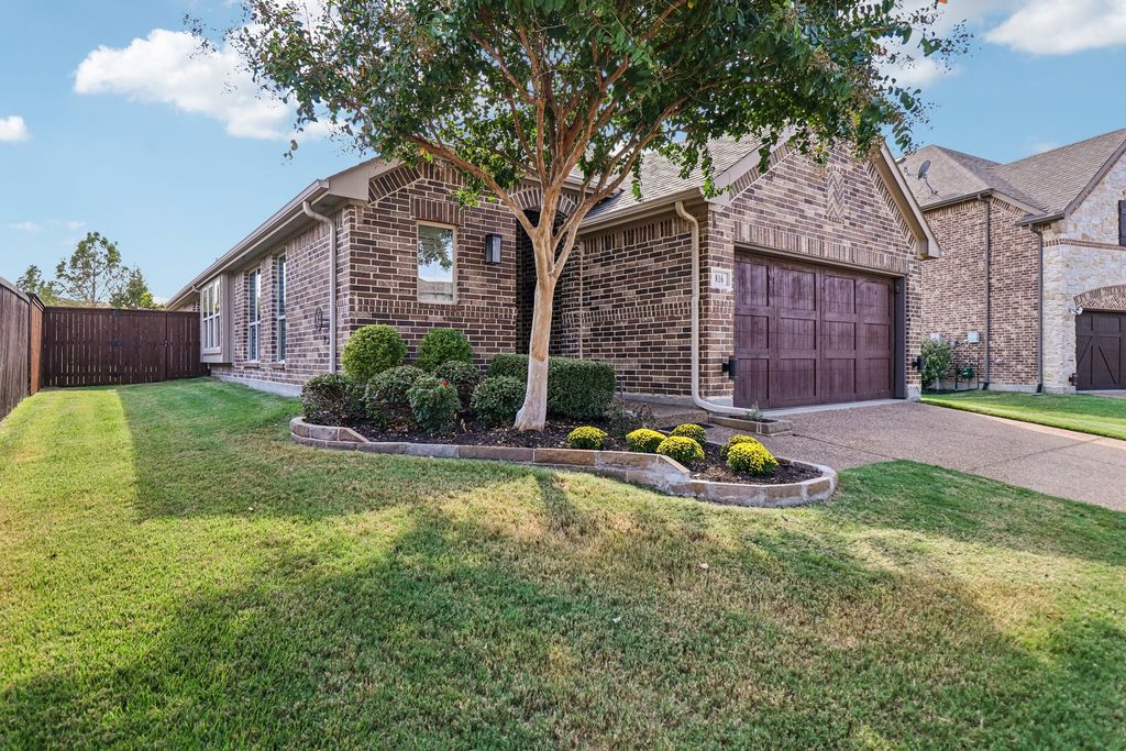 816 Wiltshire Boulevard, Lewisville, TX 75056 — photo 2