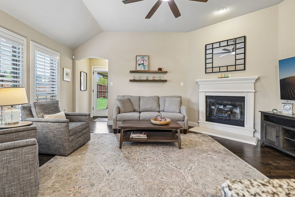 816 Wiltshire Boulevard, Lewisville, TX 75056 — photo 5