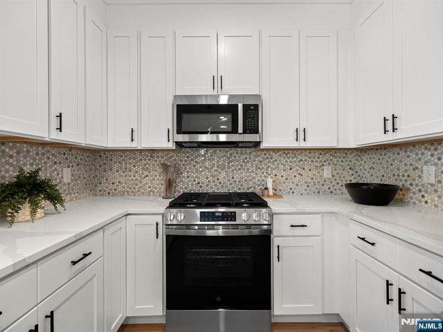 432 Jefferson Street, Carlstadt, NJ 07072