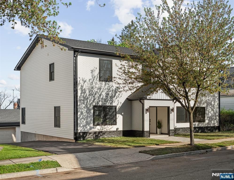 432 Jefferson Street, Carlstadt, NJ 07072