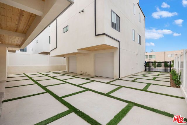 5315 Ben Avenue, Valley Village, CA 91607