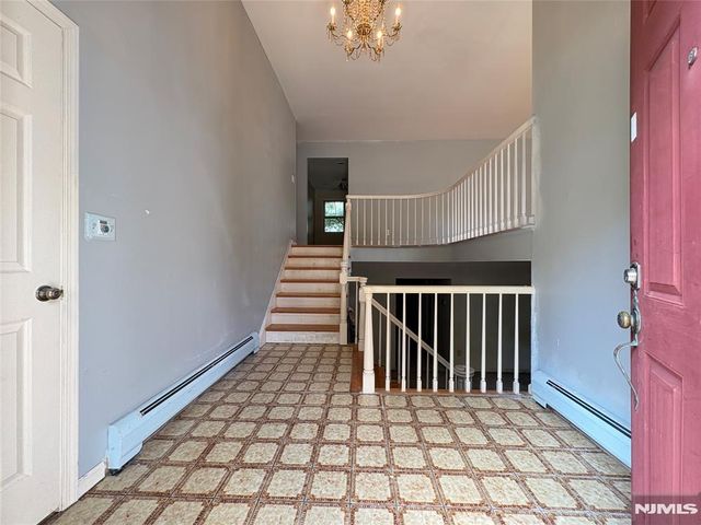 870 Ridgewood Avenue, Oradell, NJ 07649