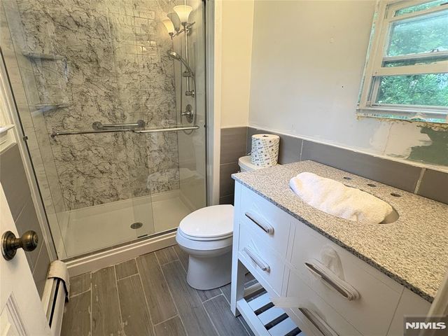870 Ridgewood Avenue, Oradell, NJ 07649