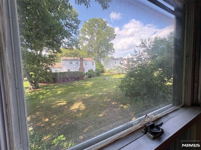 870 Ridgewood Avenue, Oradell, NJ 07649