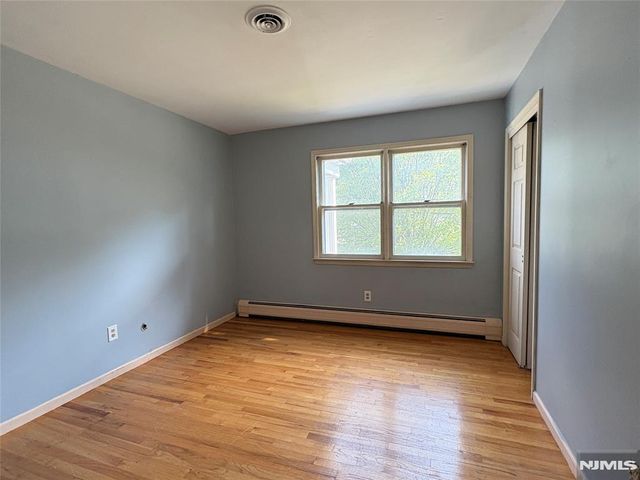 870 Ridgewood Avenue, Oradell, NJ 07649