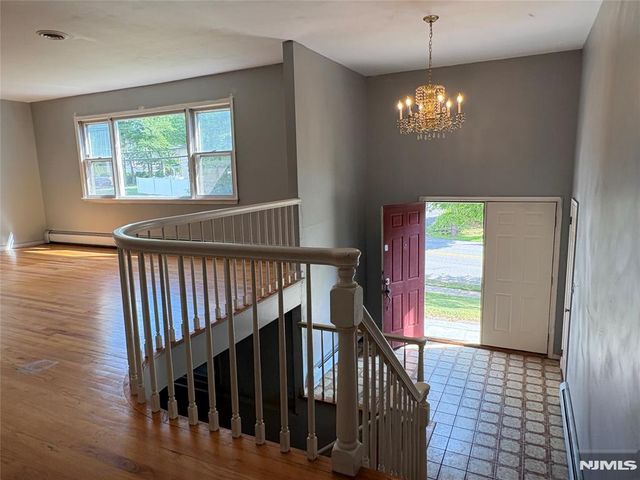 870 Ridgewood Avenue, Oradell, NJ 07649