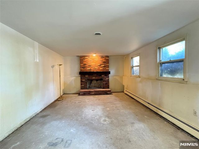 870 Ridgewood Avenue, Oradell, NJ 07649