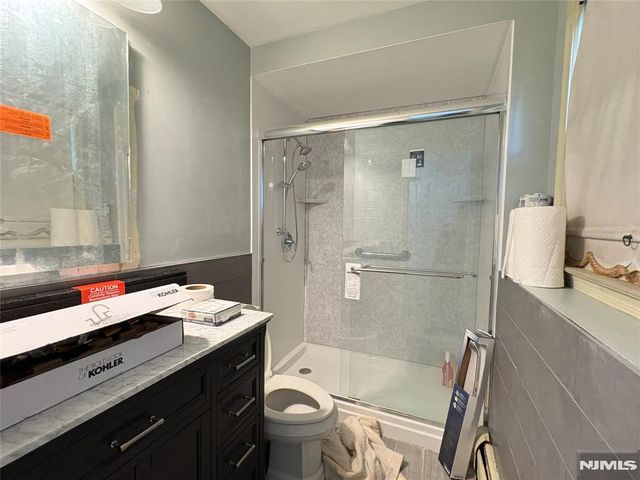 870 Ridgewood Avenue, Oradell, NJ 07649