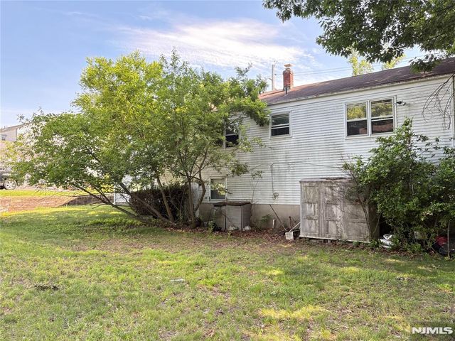 870 Ridgewood Avenue, Oradell, NJ 07649