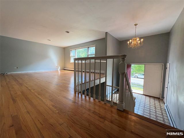 870 Ridgewood Avenue, Oradell, NJ 07649
