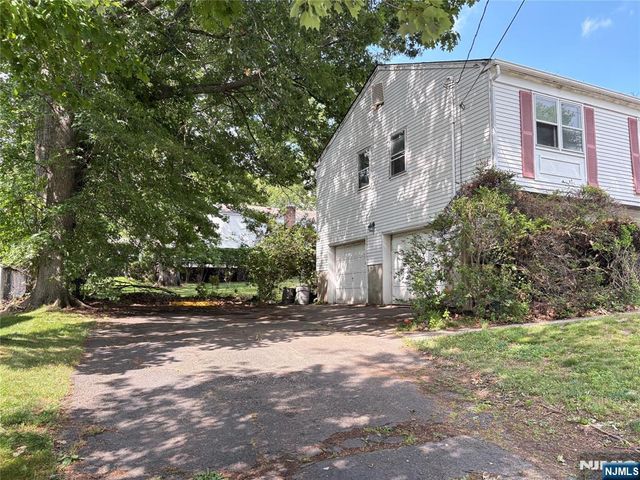870 Ridgewood Avenue, Oradell, NJ 07649