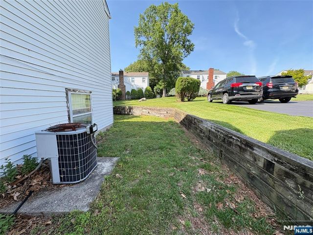 870 Ridgewood Avenue, Oradell, NJ 07649