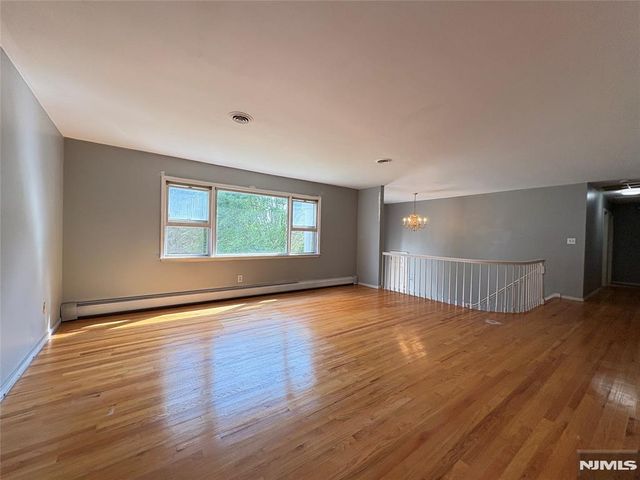 870 Ridgewood Avenue, Oradell, NJ 07649