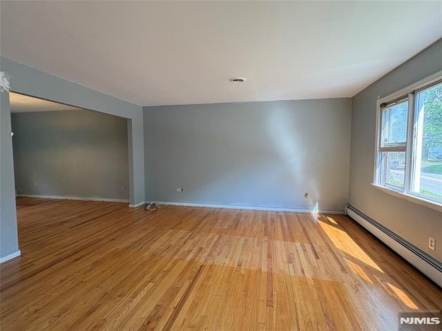 870 Ridgewood Avenue, Oradell, NJ 07649