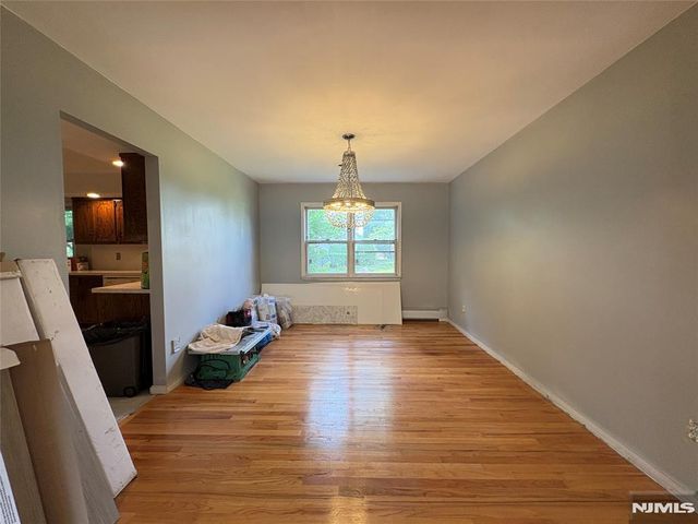 870 Ridgewood Avenue, Oradell, NJ 07649