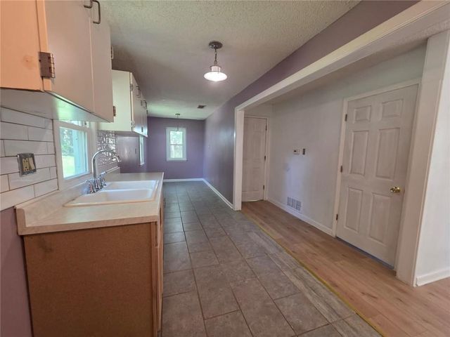 1112 Leslie Street, Independence, MO 64050