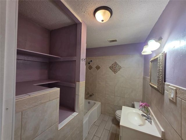 1112 Leslie Street, Independence, MO 64050