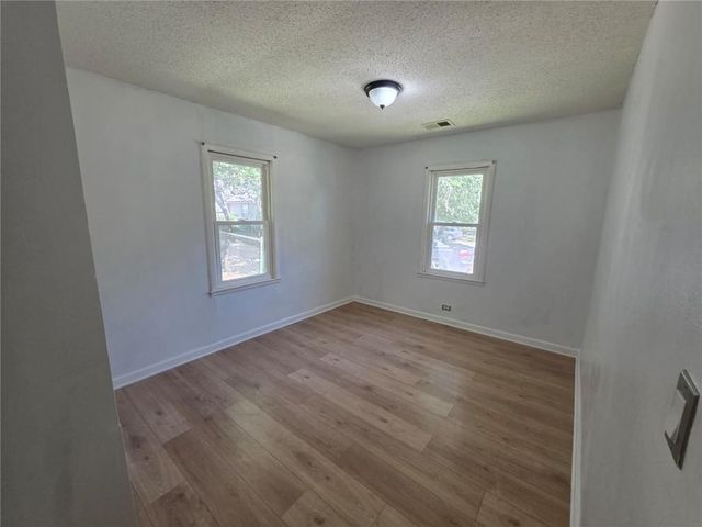 1112 Leslie Street, Independence, MO 64050