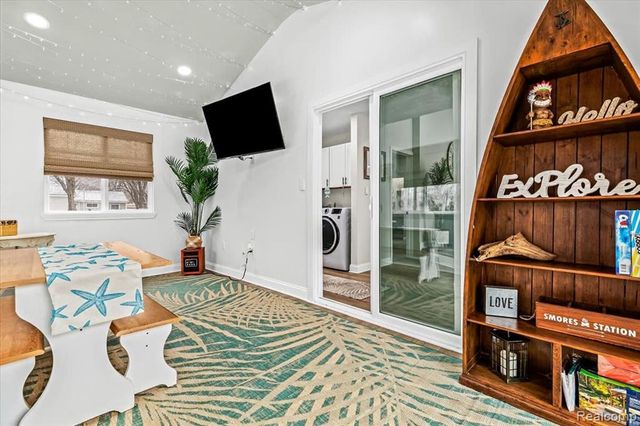 9115 Gale Road, White Lake, MI 48386