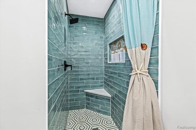 9115 Gale Road, White Lake, MI 48386