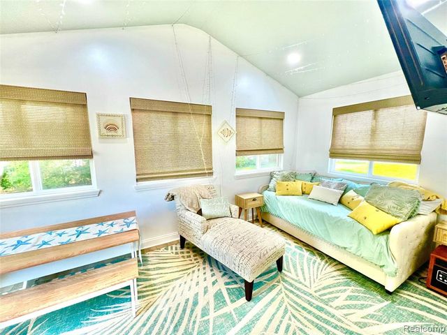 9115 Gale Road, White Lake, MI 48386